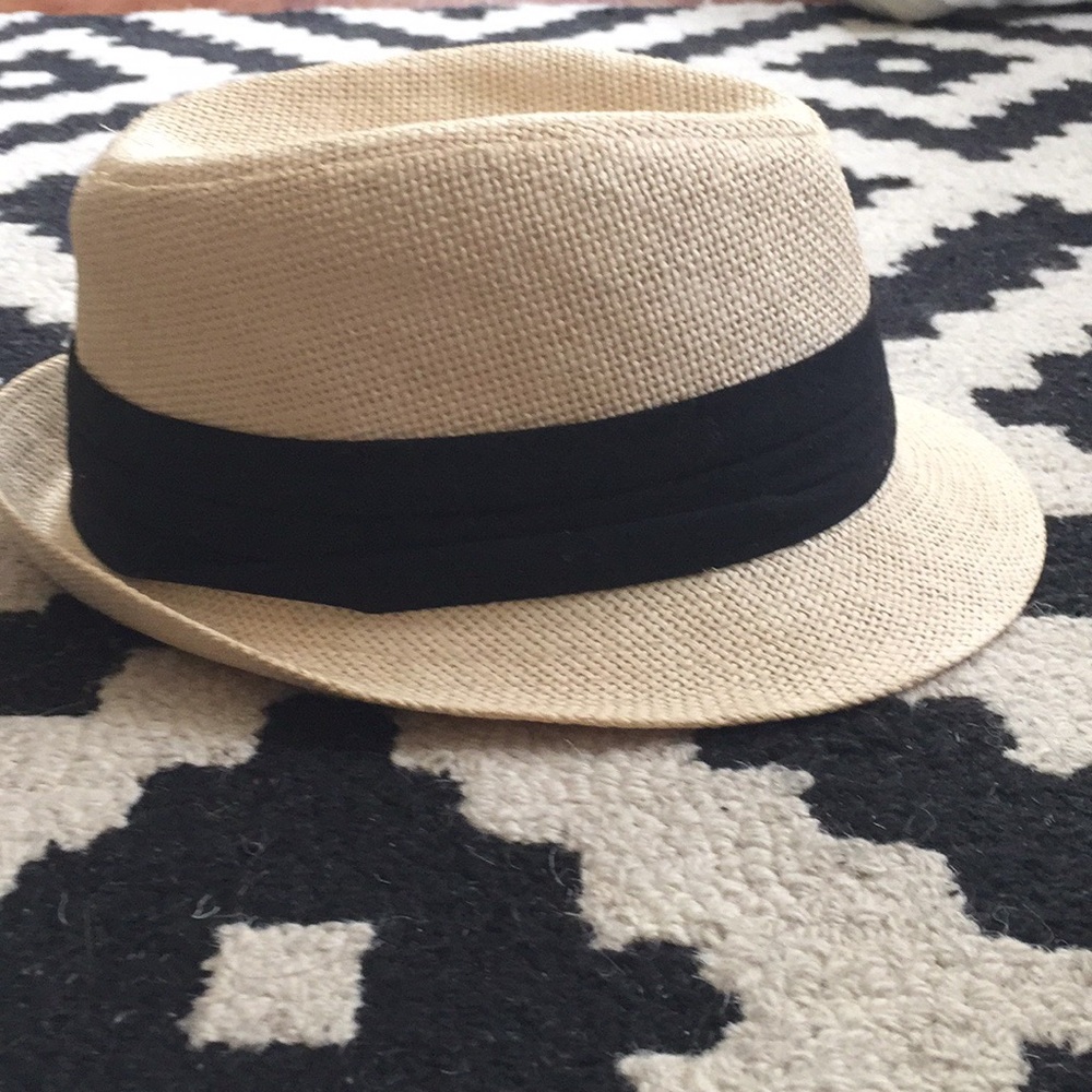 Lightweight summer hat